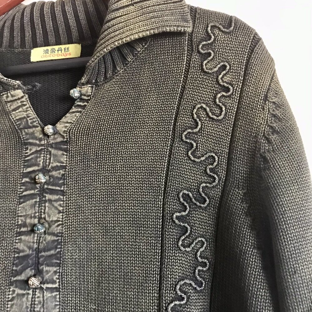 Auto Days Embroidered Green Sweater - Picture 4 of 9